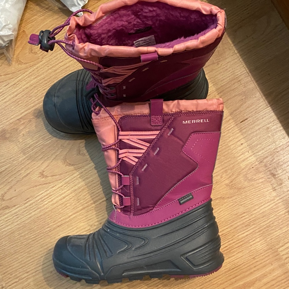 New women’s Merrell Fuchsia and Black Snow Boots 4 M like US 6 Excellent